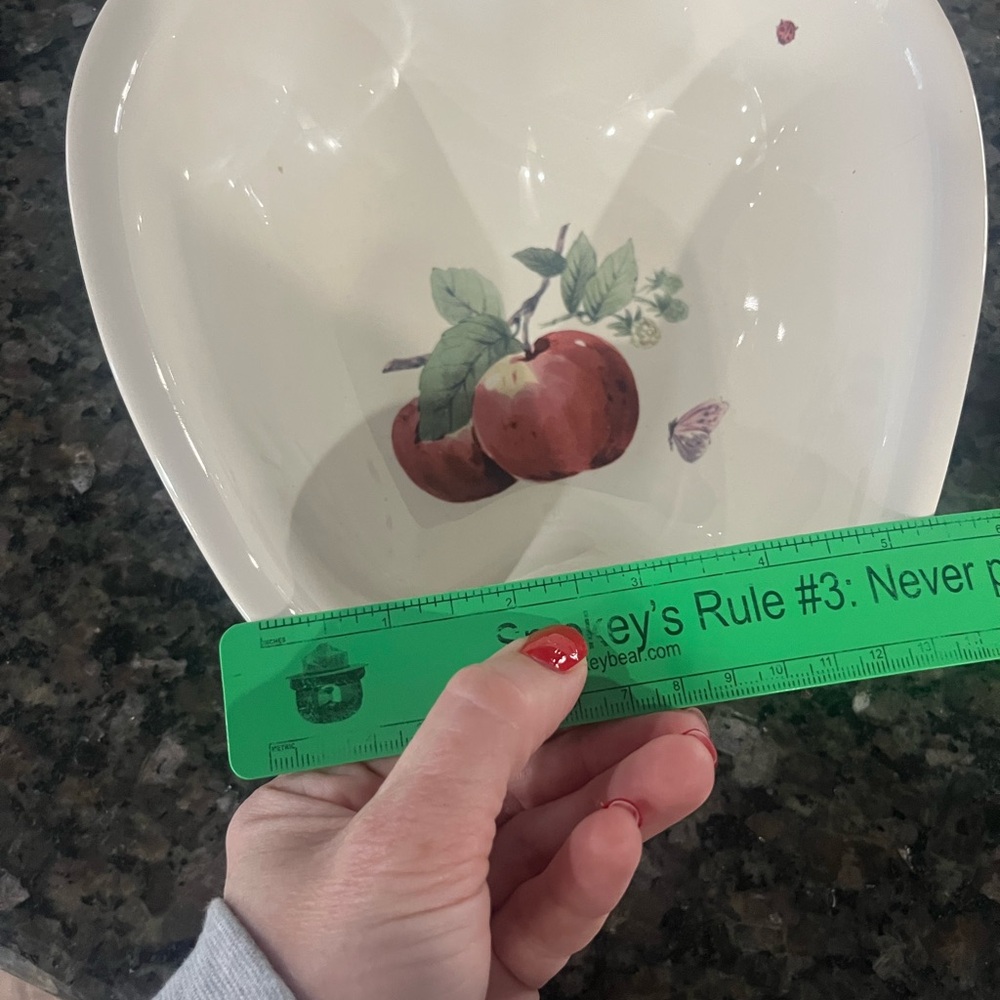 Pfaltzgraff Delicious apple shaped bowl - Picture 6 of 6